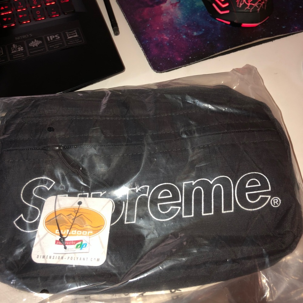 Supreme shoulder bag
